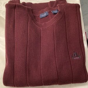 Men's IZOD Crew Neck Long Sleeve Pullover Sweater. Plum/maroon color. Never worn